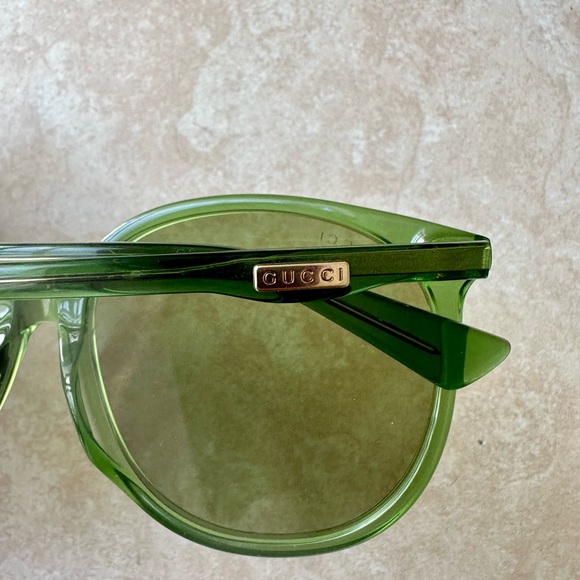 Gucci - Green Round Asian Fit Women’s Sunglasses - Picture 6 of 9
